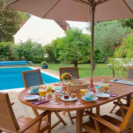 Les Hibiscus * Maisons-Laffitte