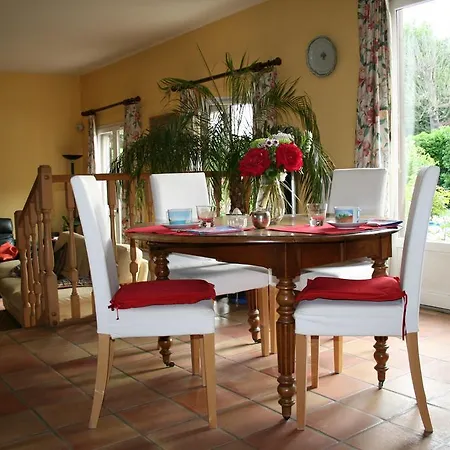 Les Hibiscus Bed & Breakfast Maisons-Laffitte