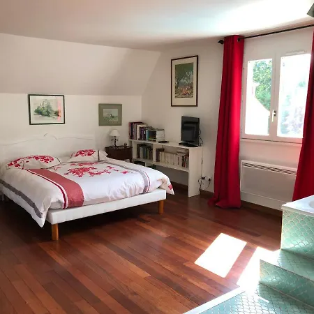 Bed & Breakfast Les Hibiscus Maisons-Laffitte